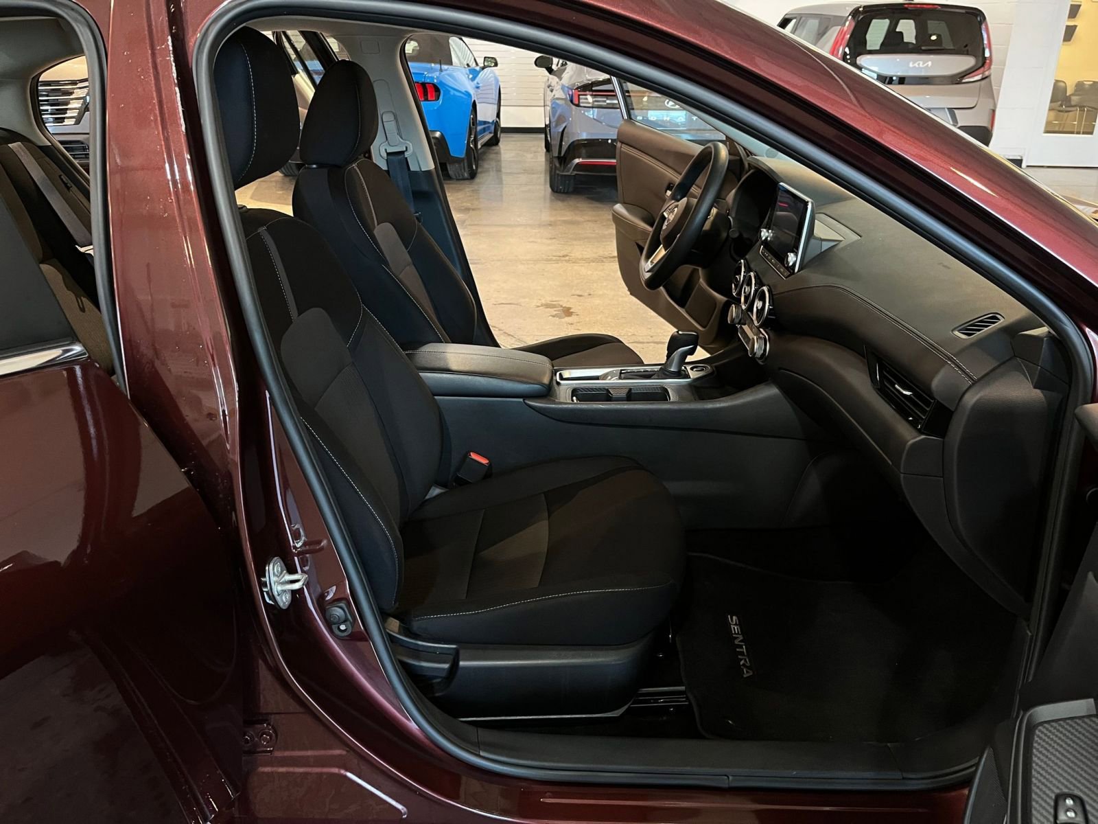 Used 2025 Nissan Sentra SV image 35