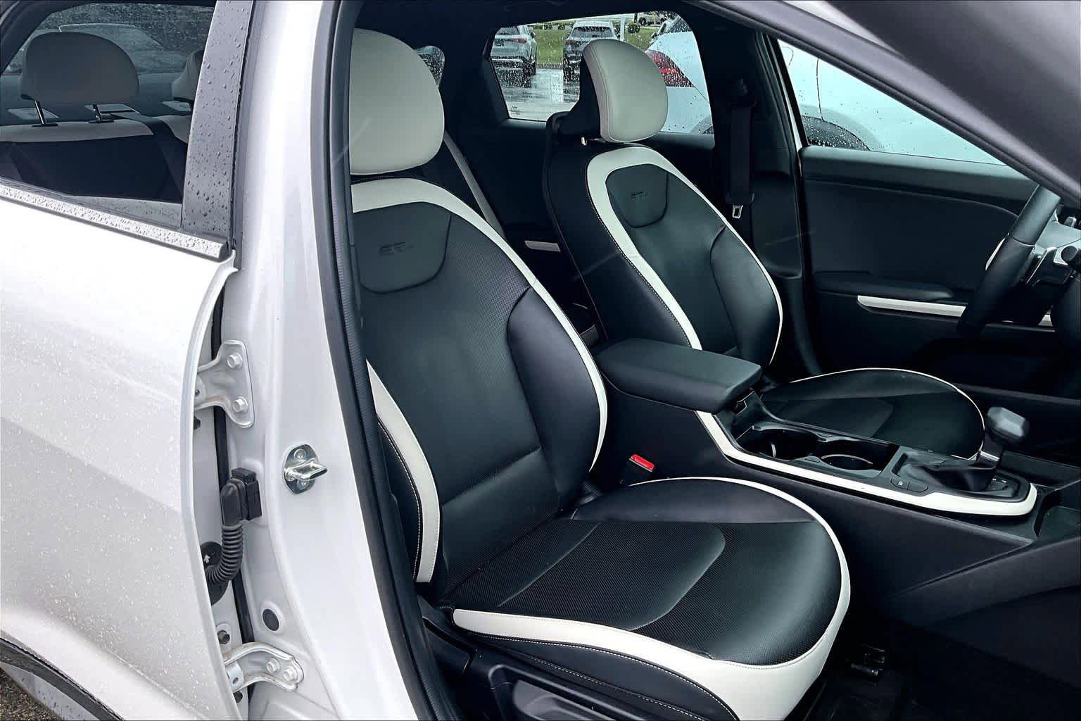 Used 2025 Kia K4 GT-Line w/ GT-Line Premium Package FWD image 9