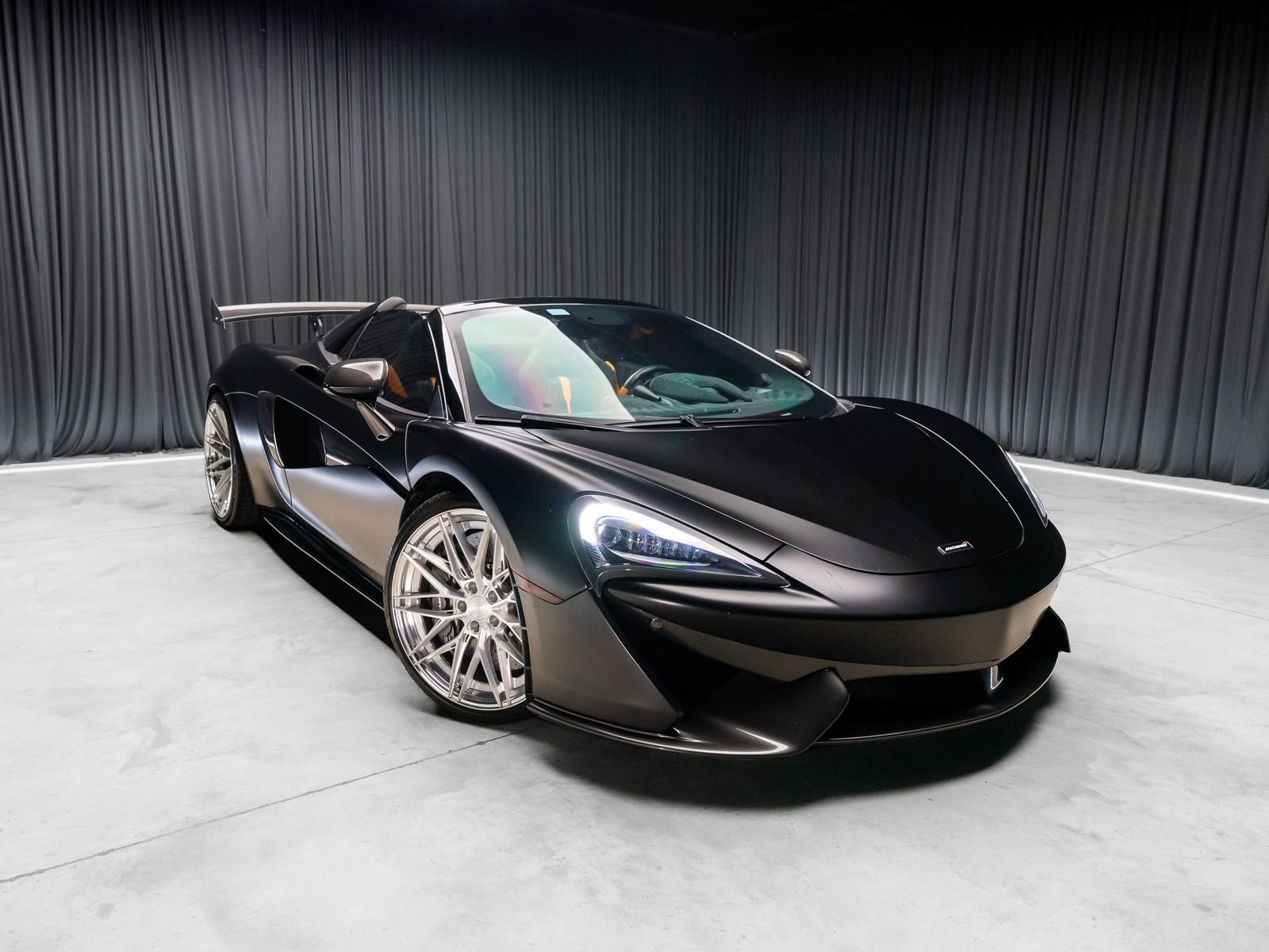Used 2018 McLaren 570S Spider RWD image 9
