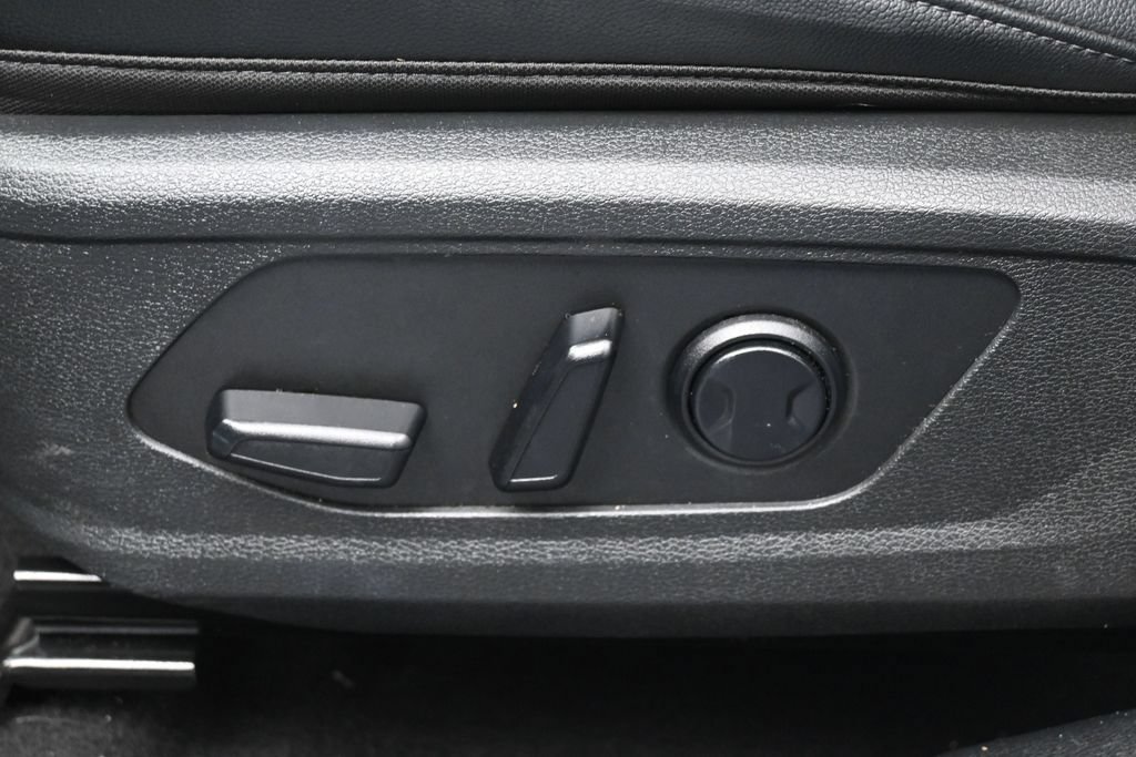 Used 2025 Kia Sportage EX FWD image 12