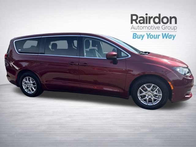 Used 2023 Chrysler Voyager LX FWD image 8