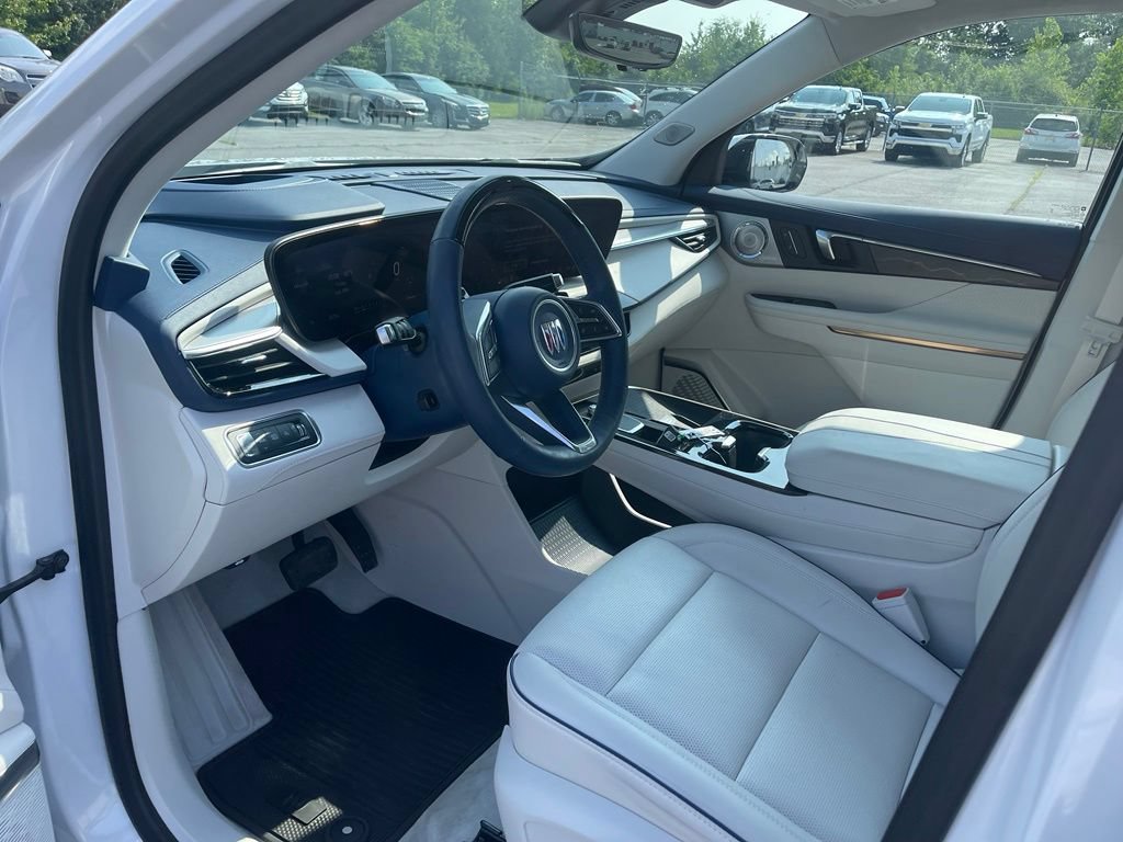 Used 2025 Buick Enclave Avenir w/ Super Cruise Package FWD image 13