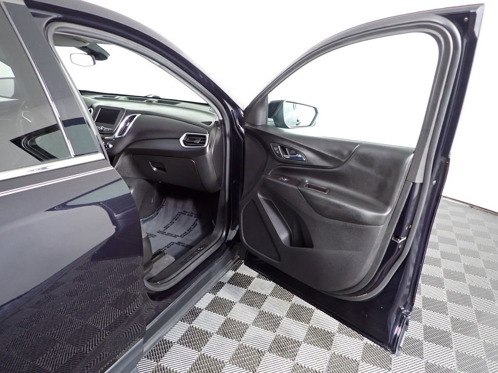 Used 2020 Chevrolet Equinox LT w/ Driver Convenience Package image 43