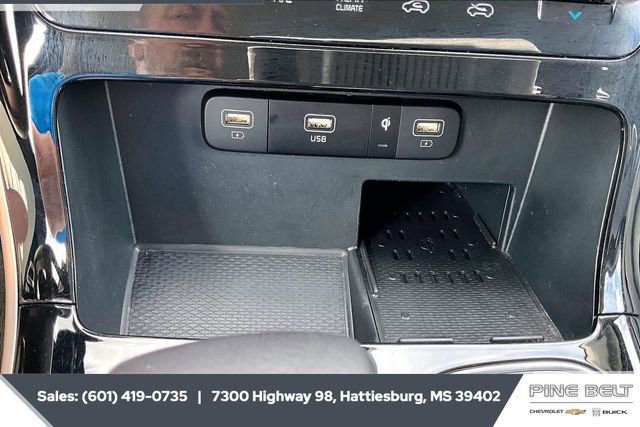 Used 2024 Kia Carnival EX image 24