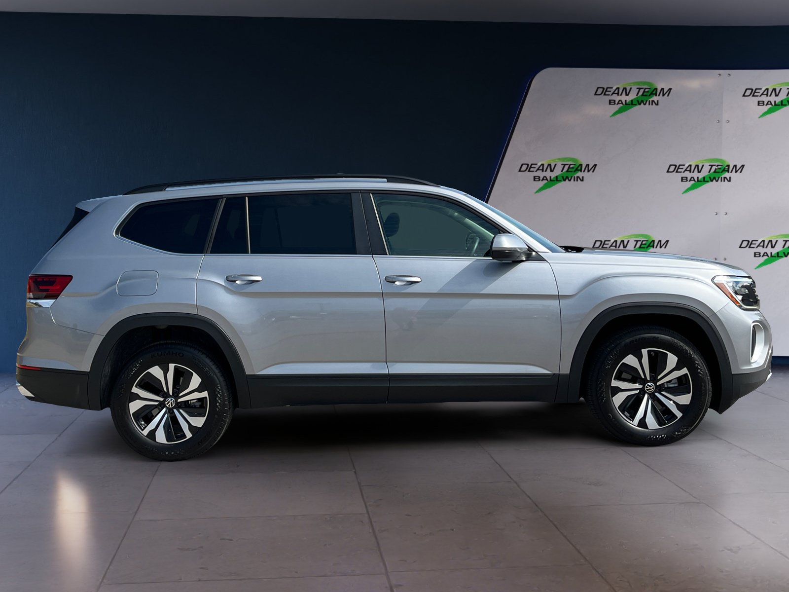 Used 2025 Volkswagen Atlas SE AWD/4WD image 10