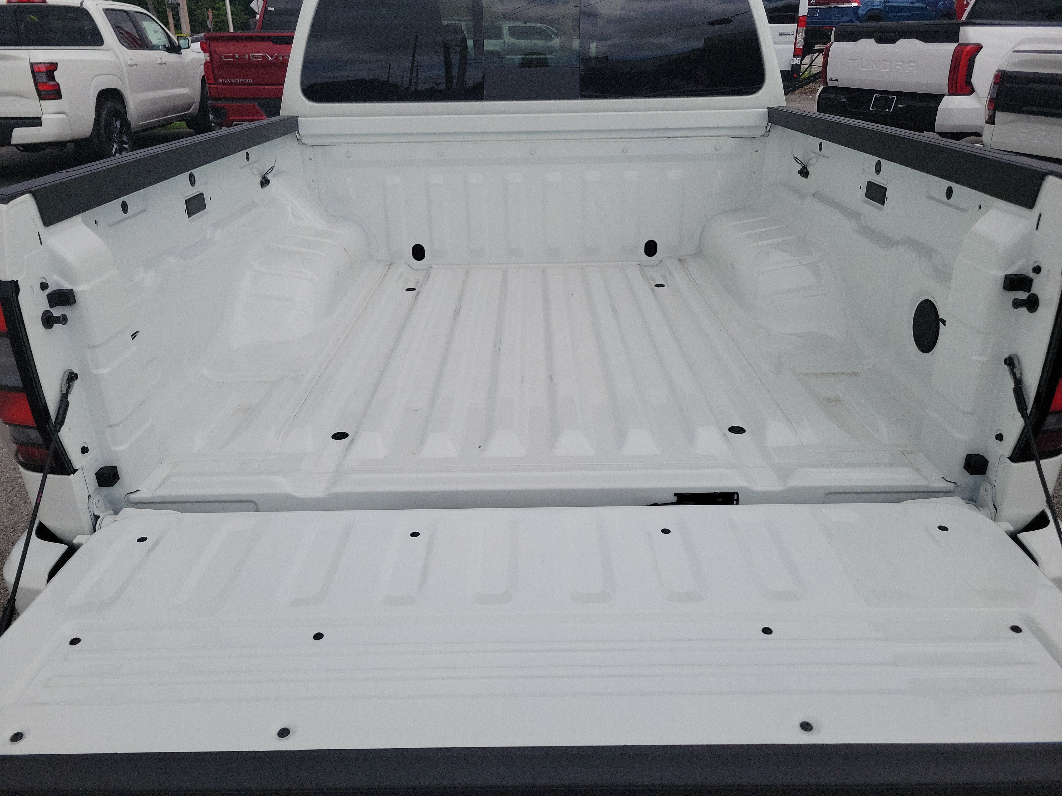 New 2027 Nissan Frontier SV RWD image 10