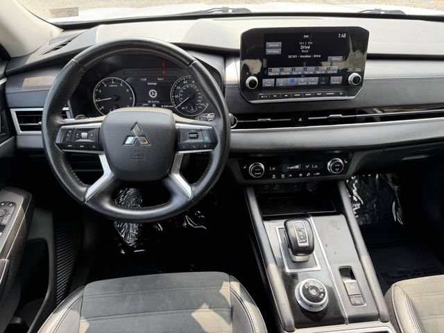 Used 2024 Mitsubishi Outlander SE FWD image 3
