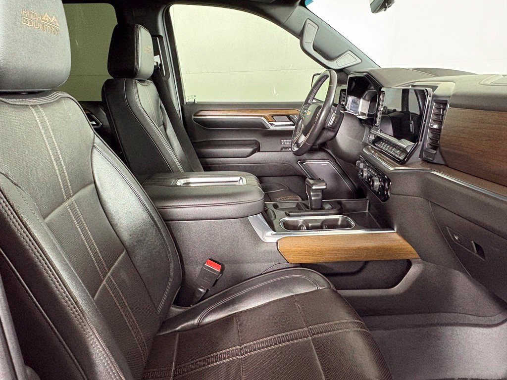 Used 2022 Chevrolet Silverado 1500 High Country w/ High Country Premium Package RWD image 17
