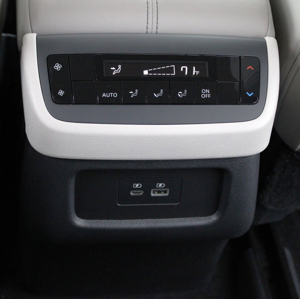 Certified 2024 Nissan Pathfinder SL image 45