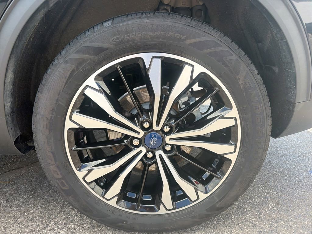 Used 2022 Ford Escape SEL w/ SEL Stealth AWD Package image 46
