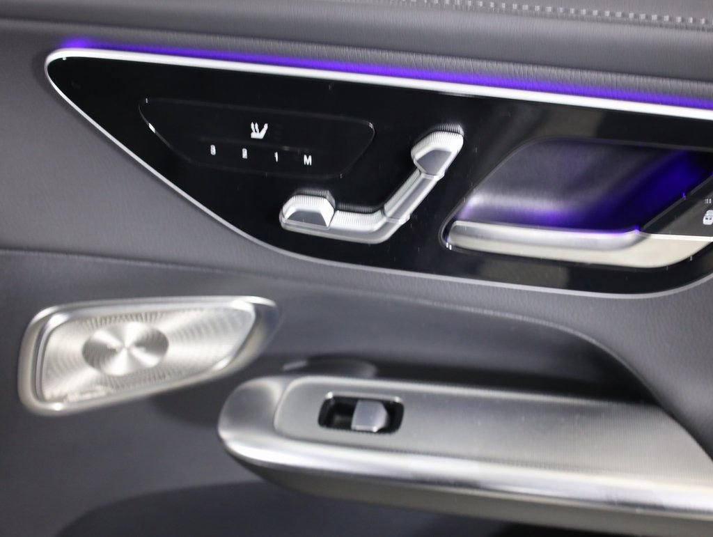 Used 2024 Mercedes-Benz GLC 300 4MATIC image 49