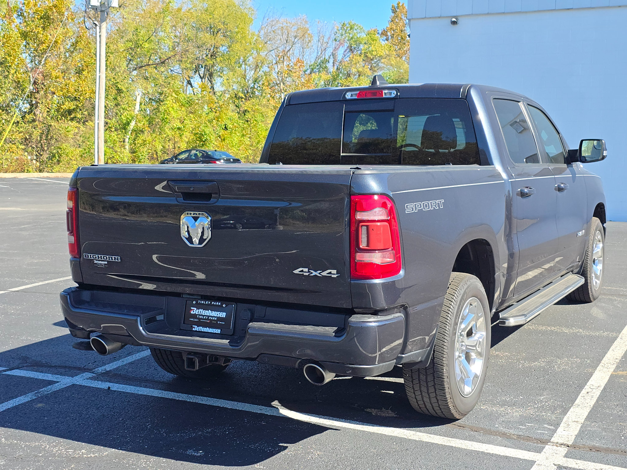 Used 2020 RAM 1500 Big Horn AWD/4WD image 3