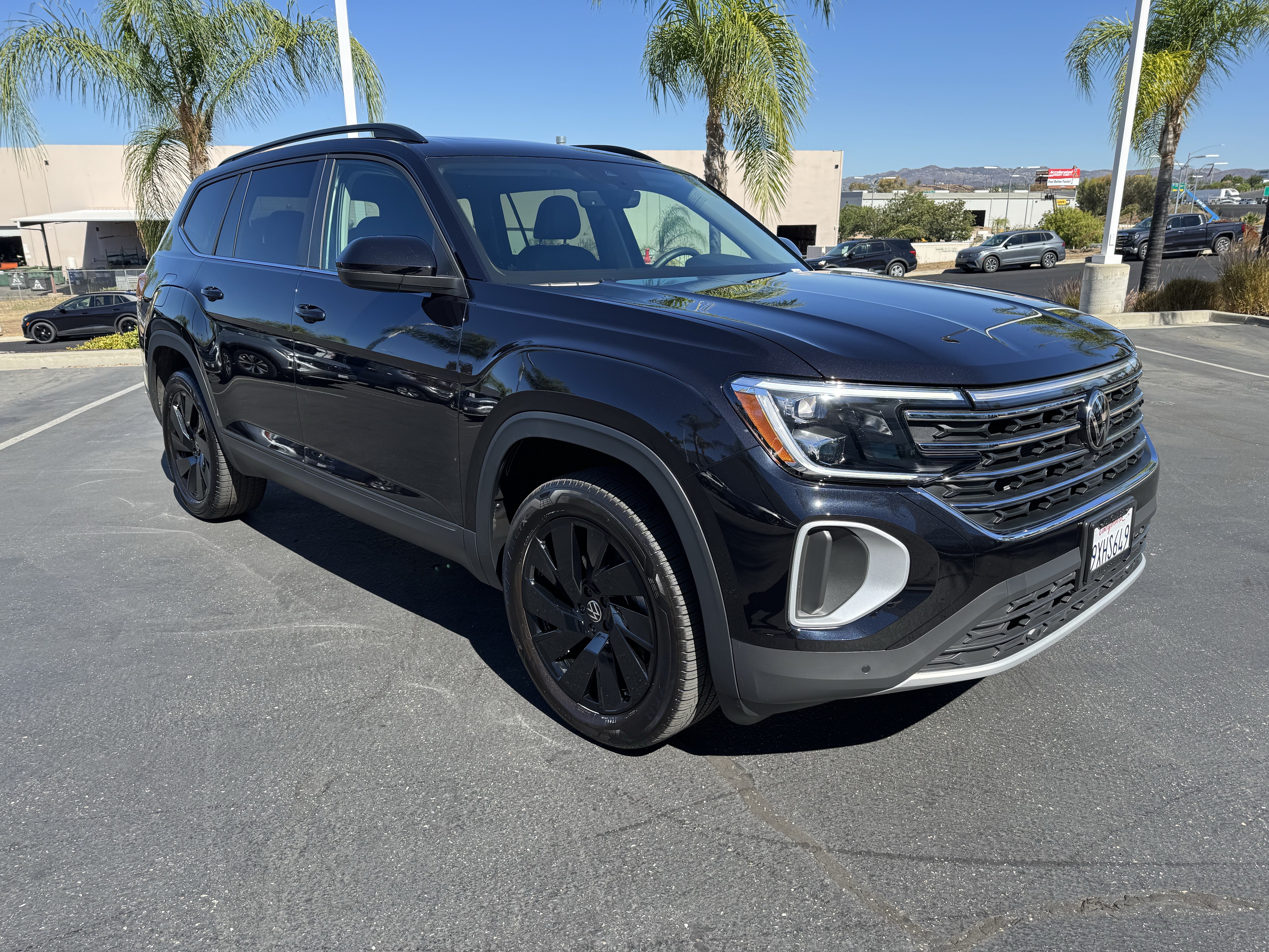 Used 2026 Volkswagen Atlas SE FWD image 2