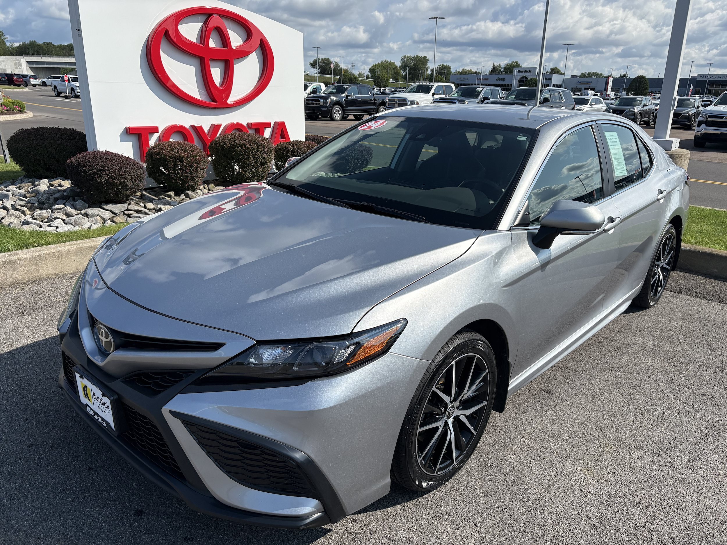 Used 2024 Toyota Camry SE FWD video 1