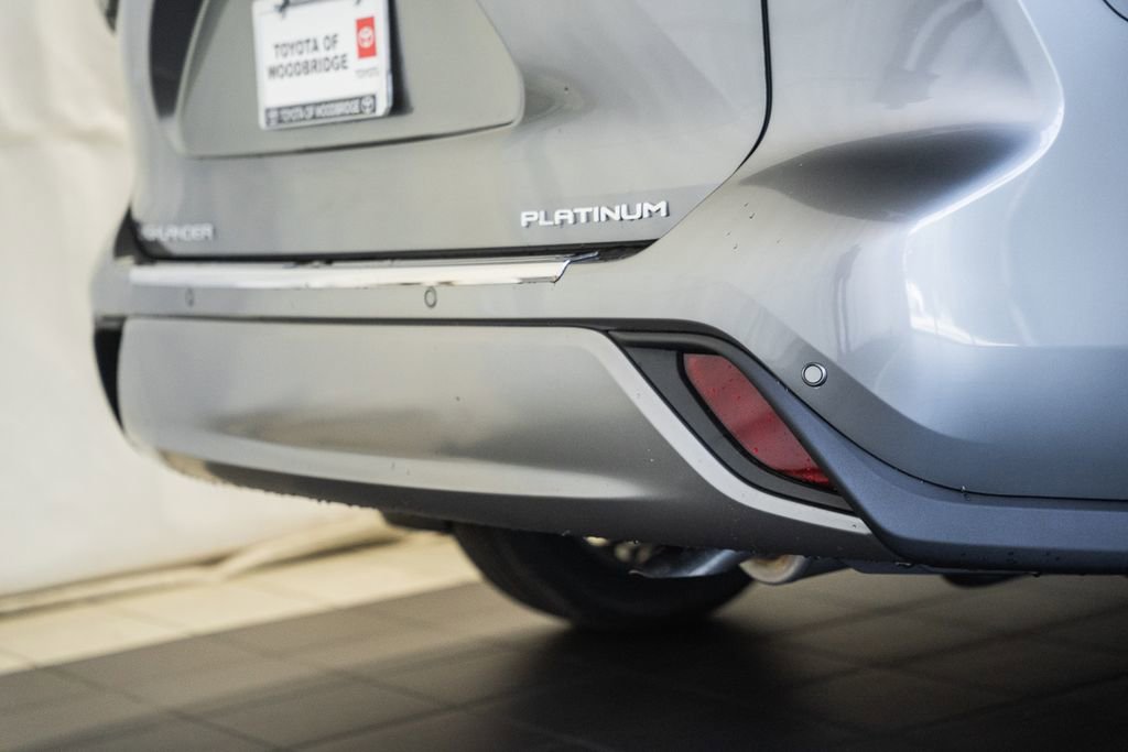 New 2026 Toyota Highlander Platinum AWD/4WD image 9