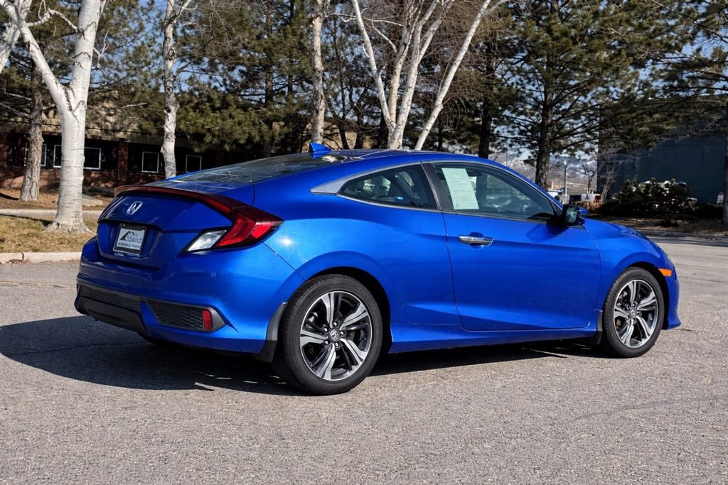 Used 2017 Honda Civic Touring image 7