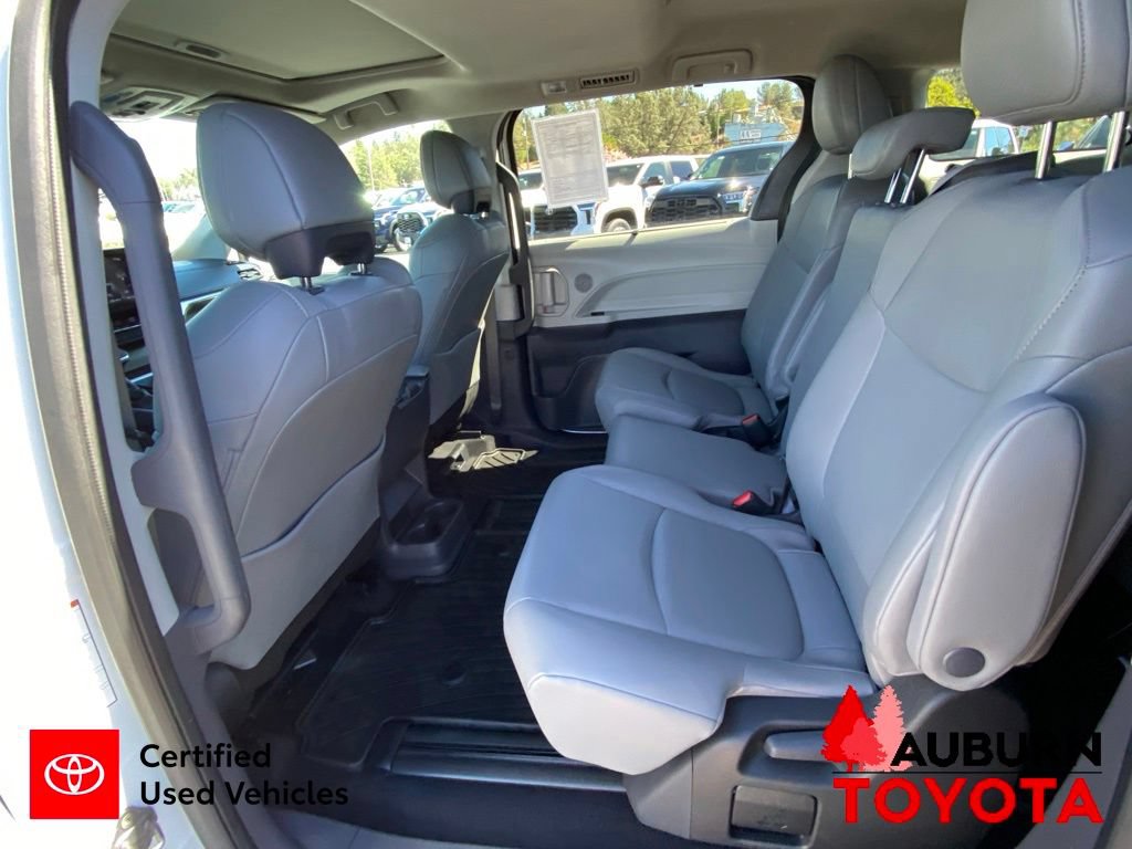 Certified 2023 Toyota Sienna XLE FWD image 28
