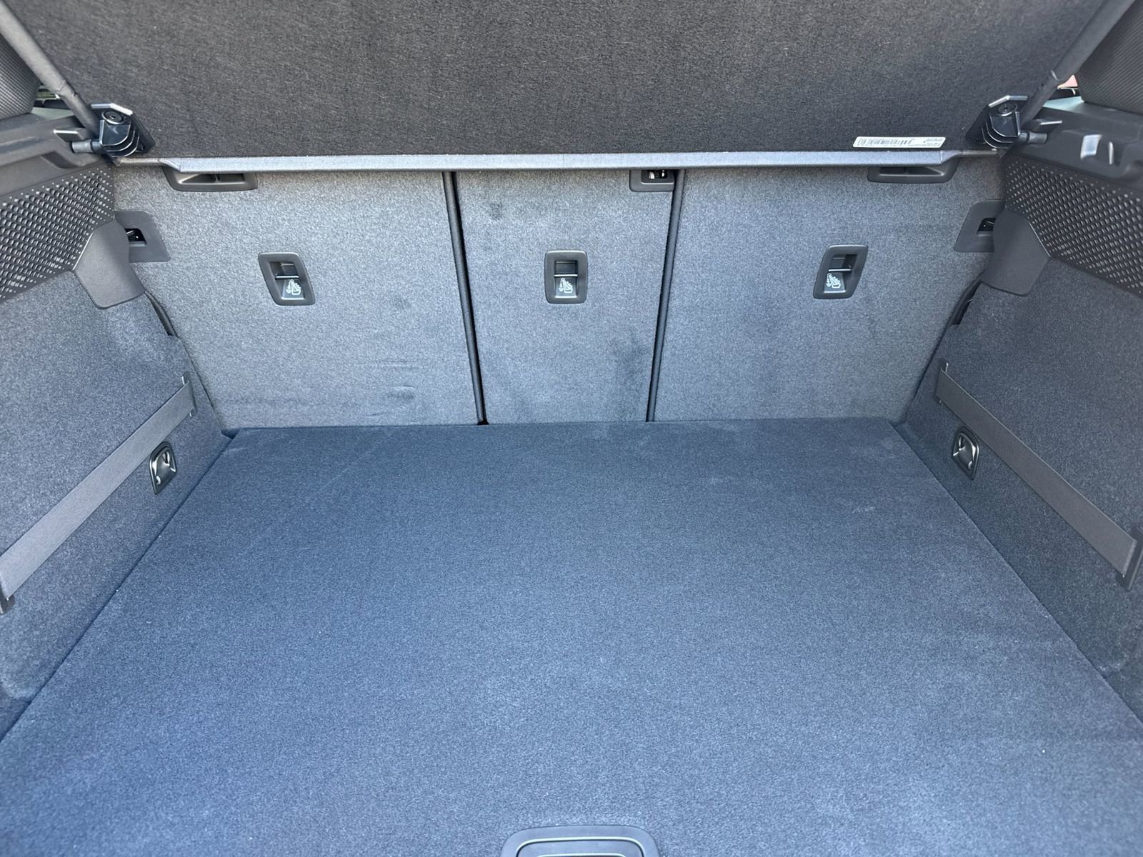 New 2026 Porsche Macan 4 Electric image 17