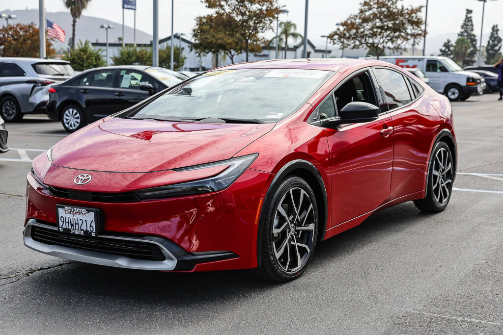 Certified 2023 Toyota Prius Prime FWD image 20