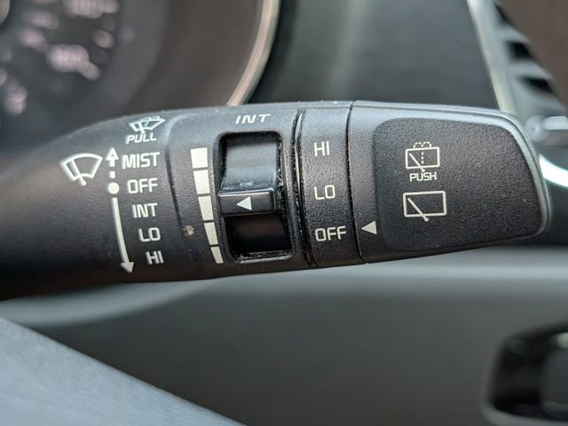 Used 2016 Kia Sedona L FWD image 25