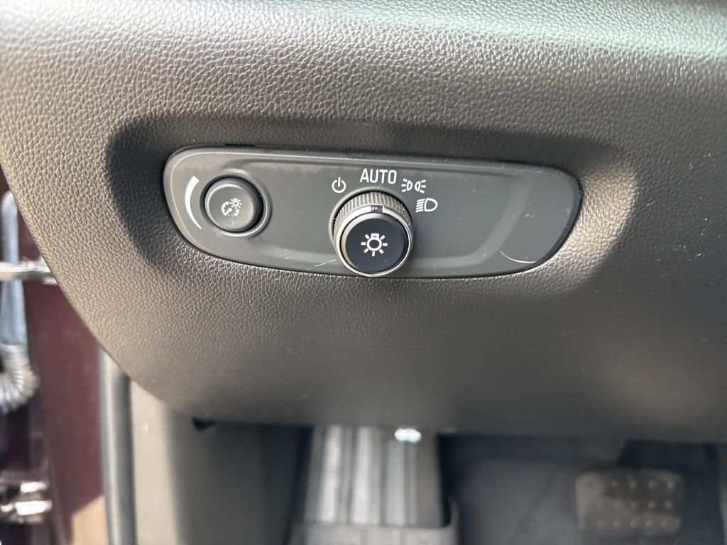 Certified 2023 Chevrolet Traverse LT image 31