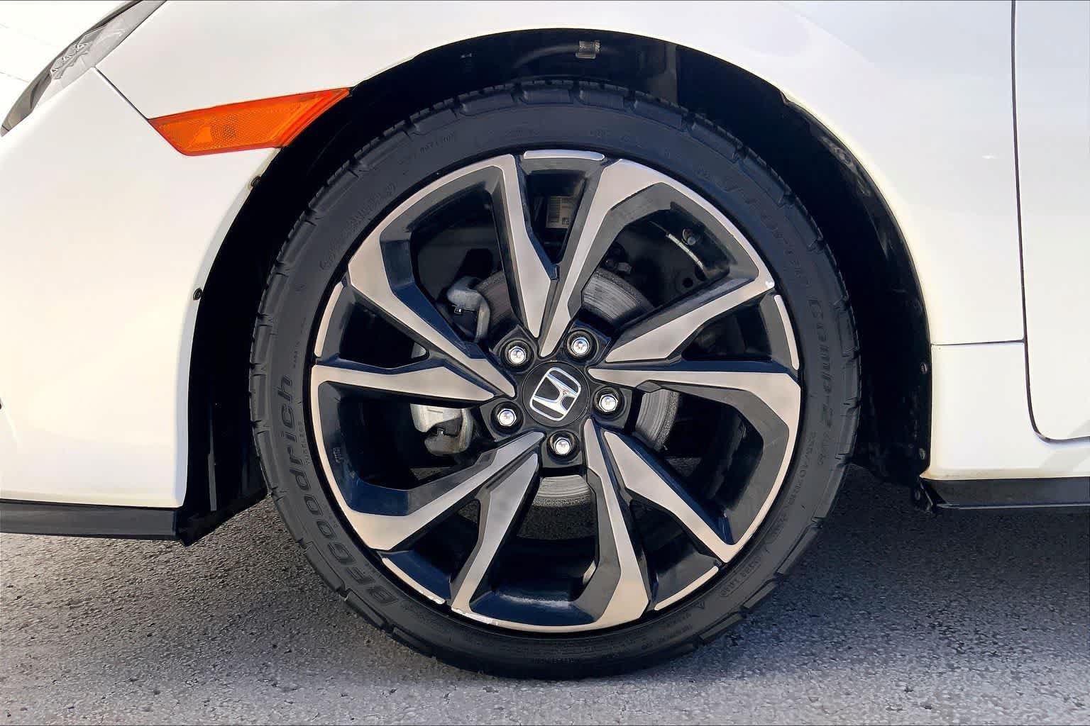 Used 2018 Honda Civic Sport Touring image 8