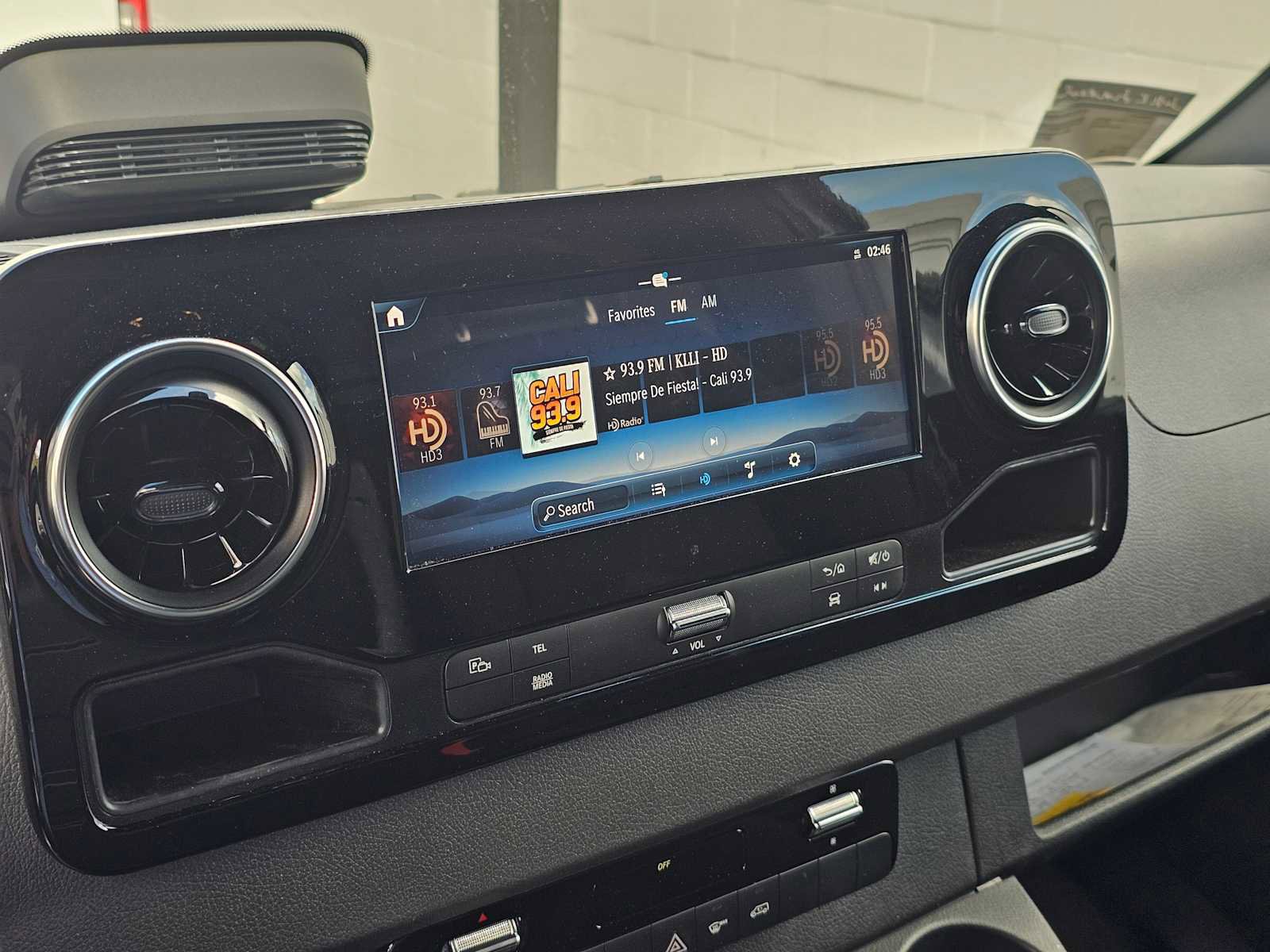 Used 2025 Mercedes-Benz Sprinter 2500 image 25