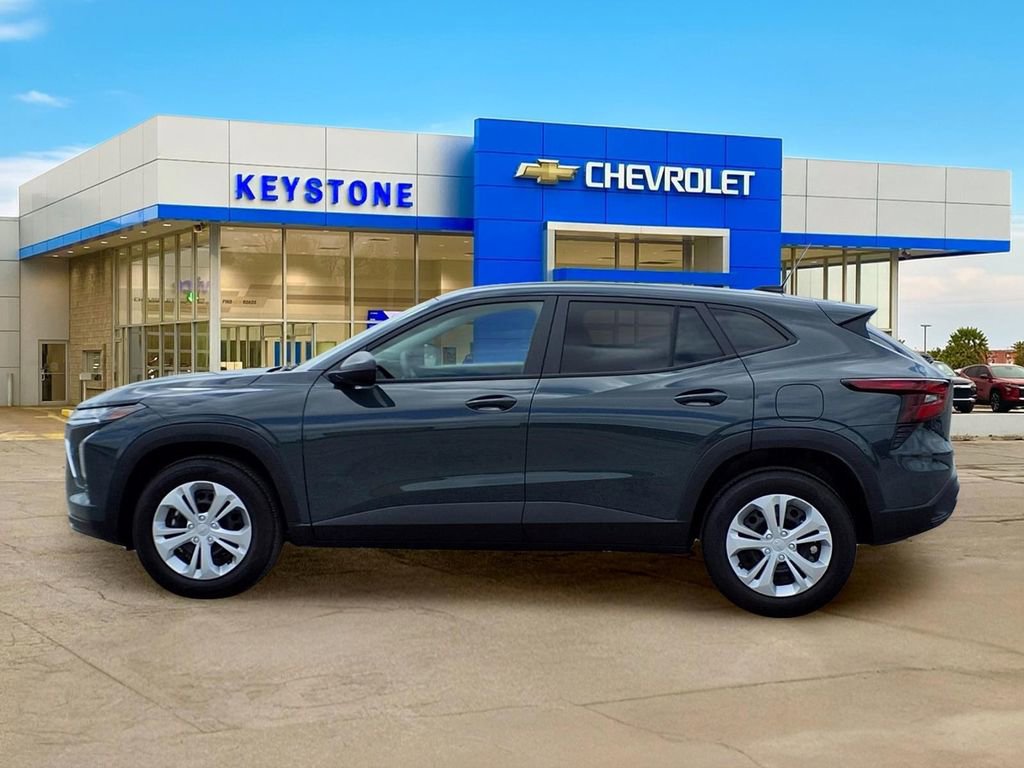 Used 2026 Chevrolet Trax LS FWD image 6