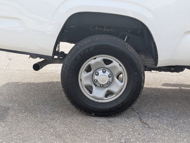 Used 2017 Toyota Tacoma SR image 11