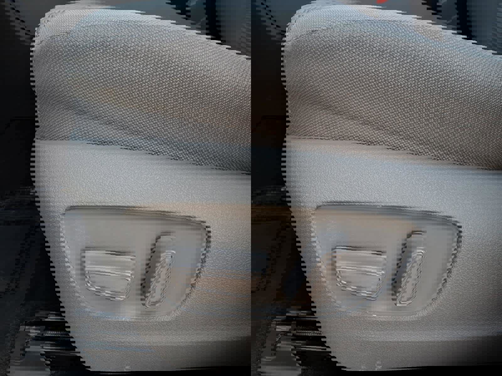 Used 2023 Toyota Highlander L image 27