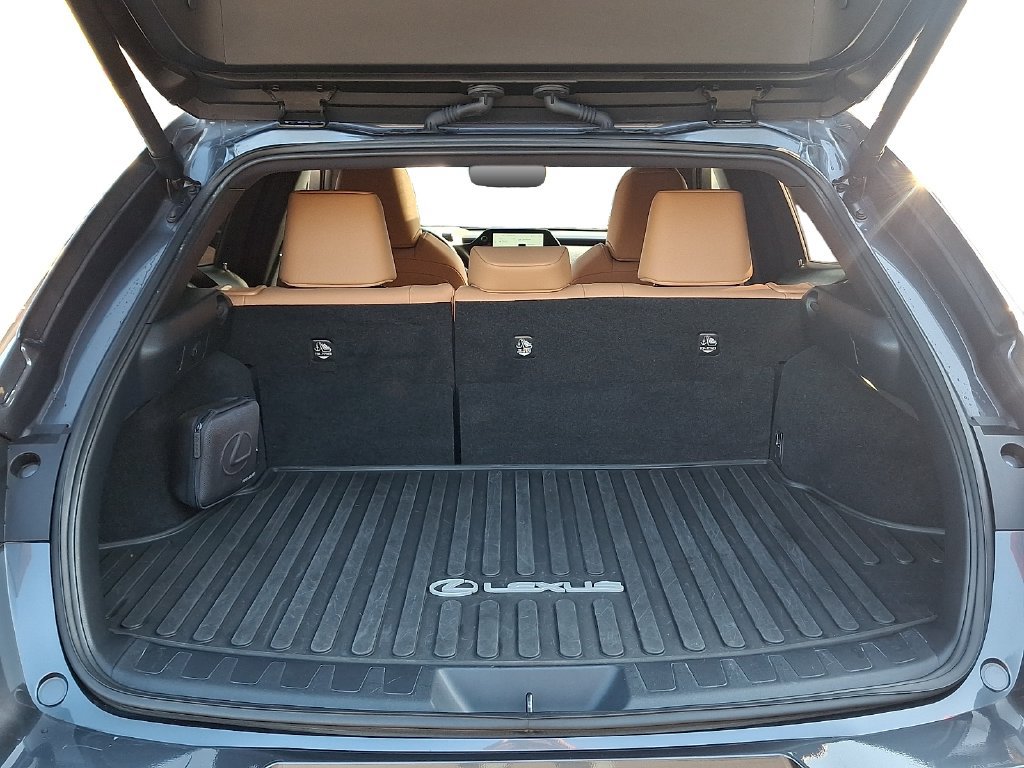 Used 2024 Lexus UX 250h AWD w/ Premium Package image 29