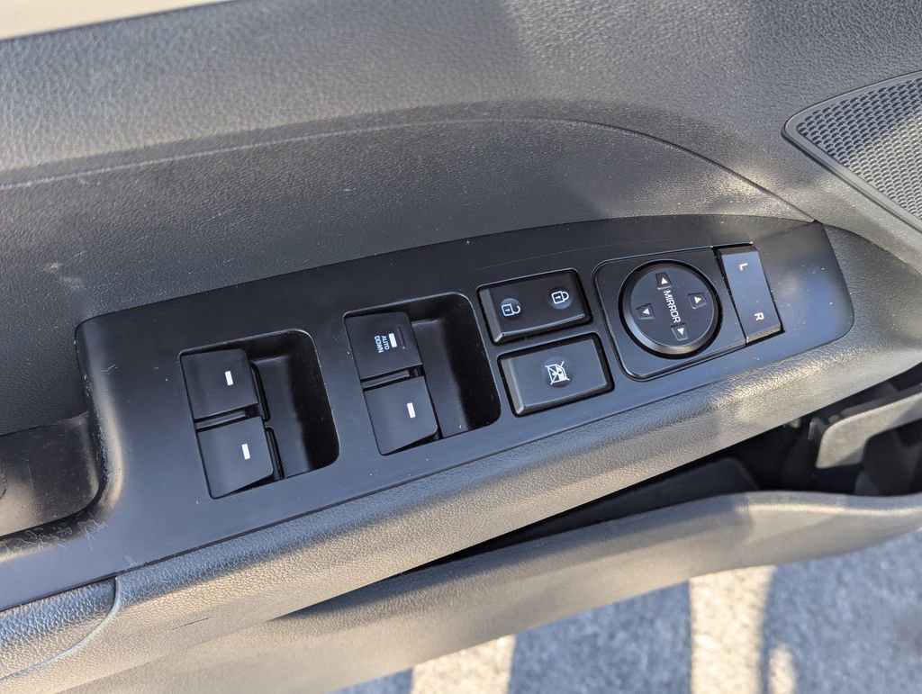 Used 2019 Hyundai Elantra SE w/ Cargo Package image 25