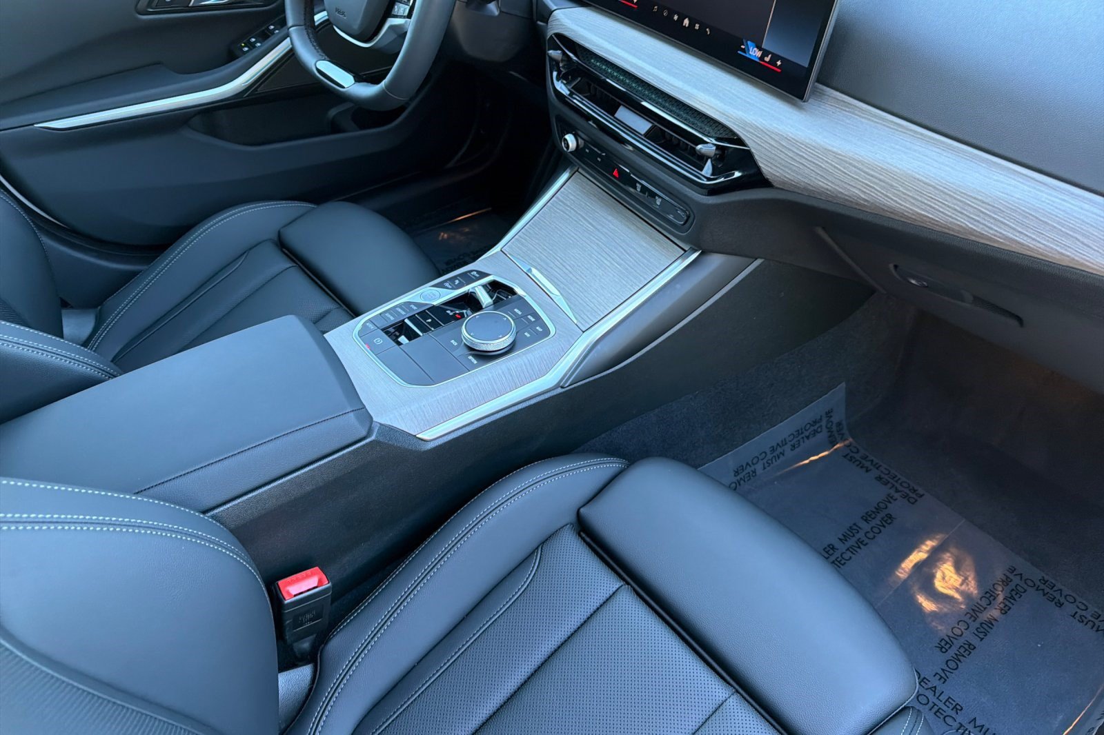 Used 2025 BMW 330i Sedan w/ Premium Package RWD image 19