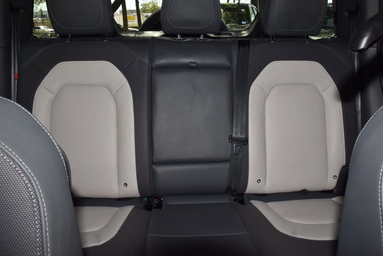 Used 2023 Land Rover Defender 110 X-Dynamic SE image 21