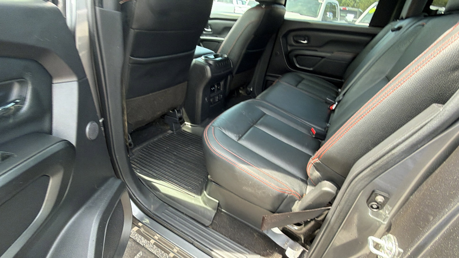 Used 2024 Nissan Titan PRO-4X w/ Pro-4x Convenience Package AWD/4WD image 24