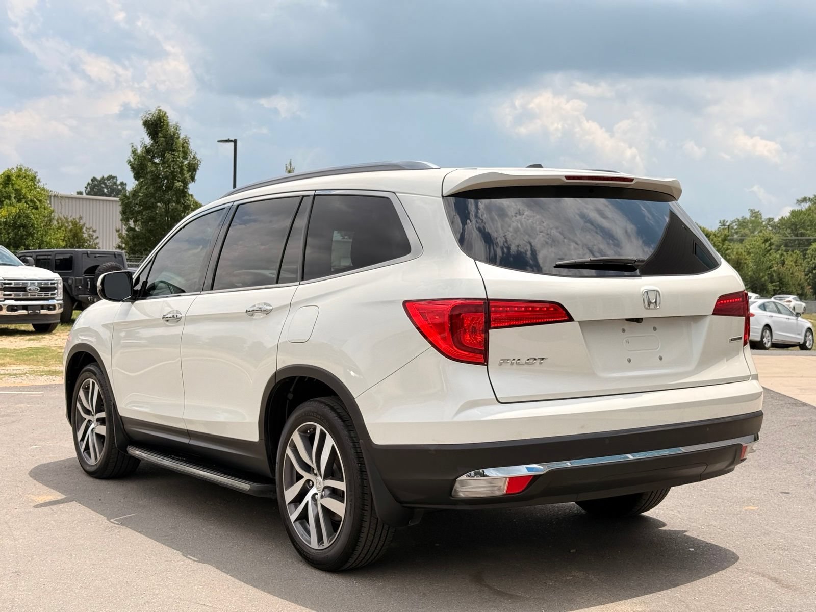 Used 2018 Honda Pilot Touring image 9