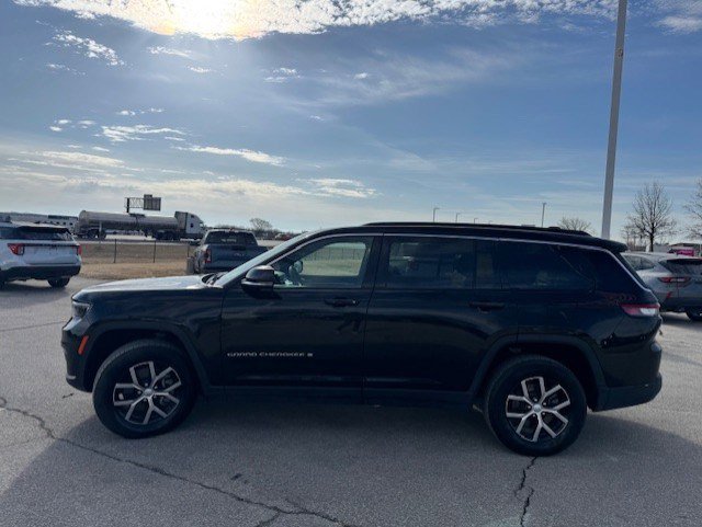 Used 2024 Jeep Grand Cherokee L Limited w/ Luxury Tech Group II image 5