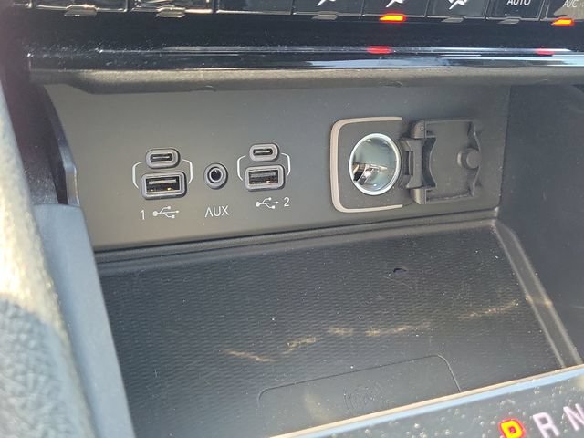 Used 2023 Jeep Grand Cherokee L Laredo RWD image 31