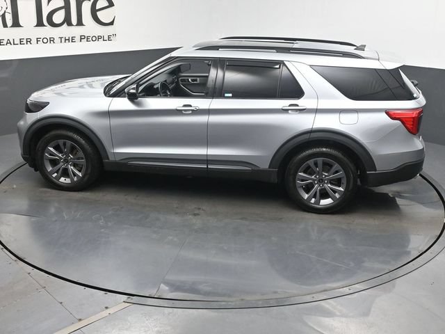 Used 2022 Ford Explorer XLT w/ Equipment Group 202A AWD/4WD image 46