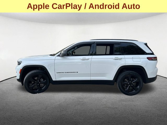 Used 2023 Jeep Grand Cherokee Altitude AWD/4WD image 6