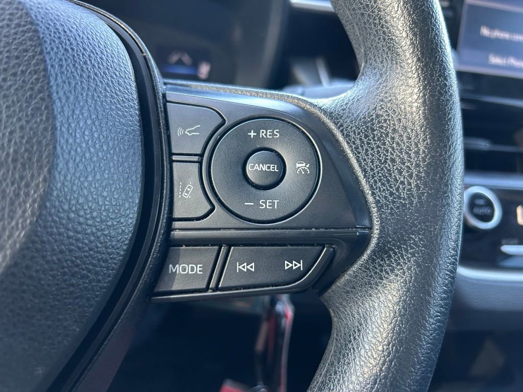 Used 2022 Toyota Corolla LE image 17