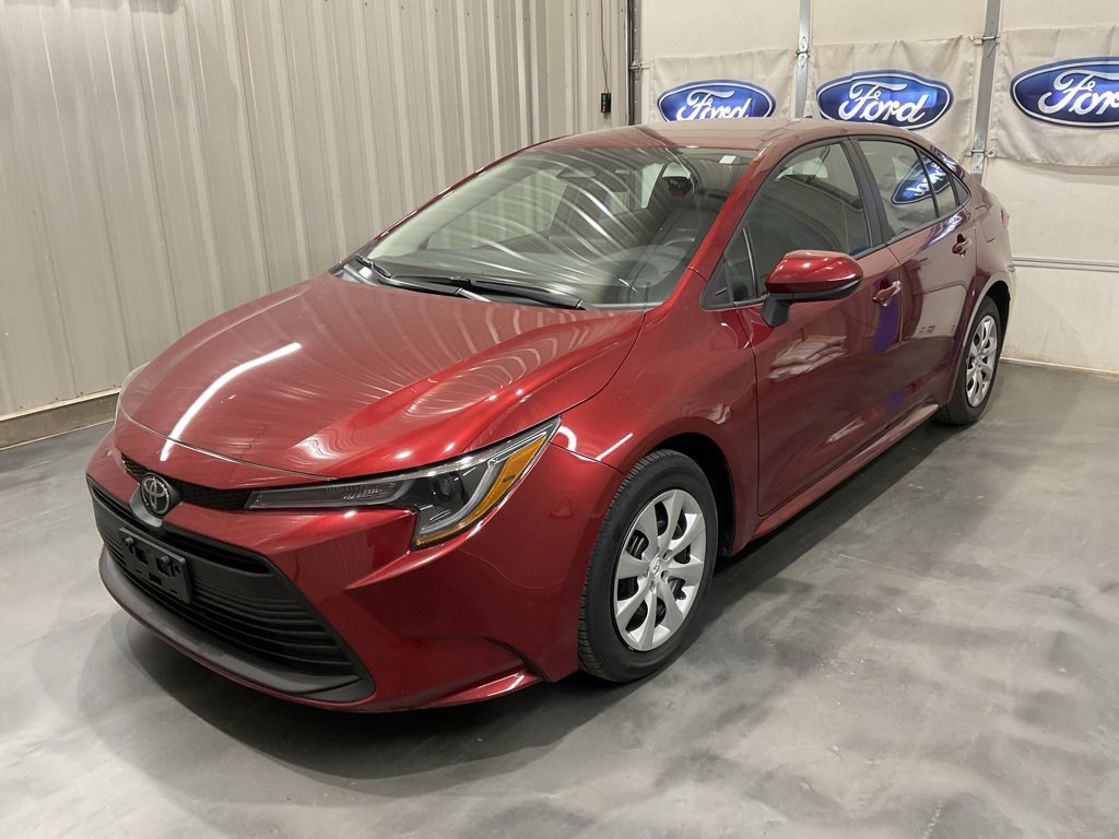 Used 2025 Toyota Corolla LE image 3