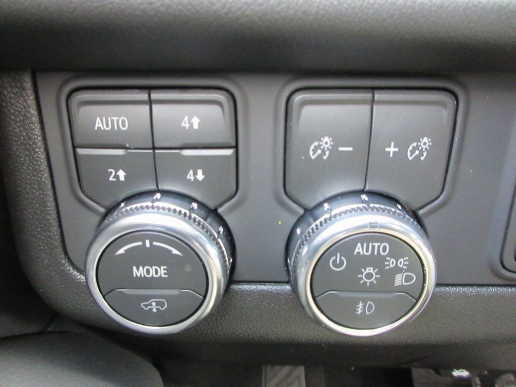 New 2026 GMC Yukon XL Denali w/ Denali Reserve Package image 18