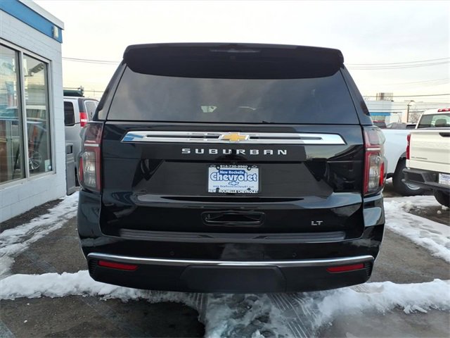 Used 2024 Chevrolet Suburban LT image 5