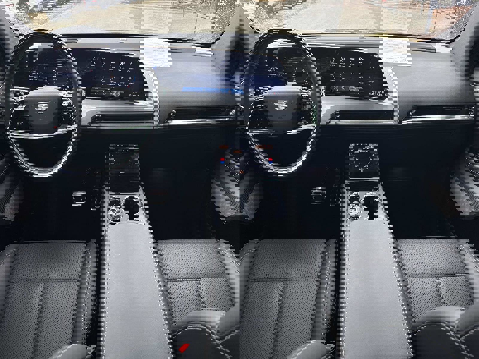 Used 2026 Cadillac Vistiq Luxury image 16