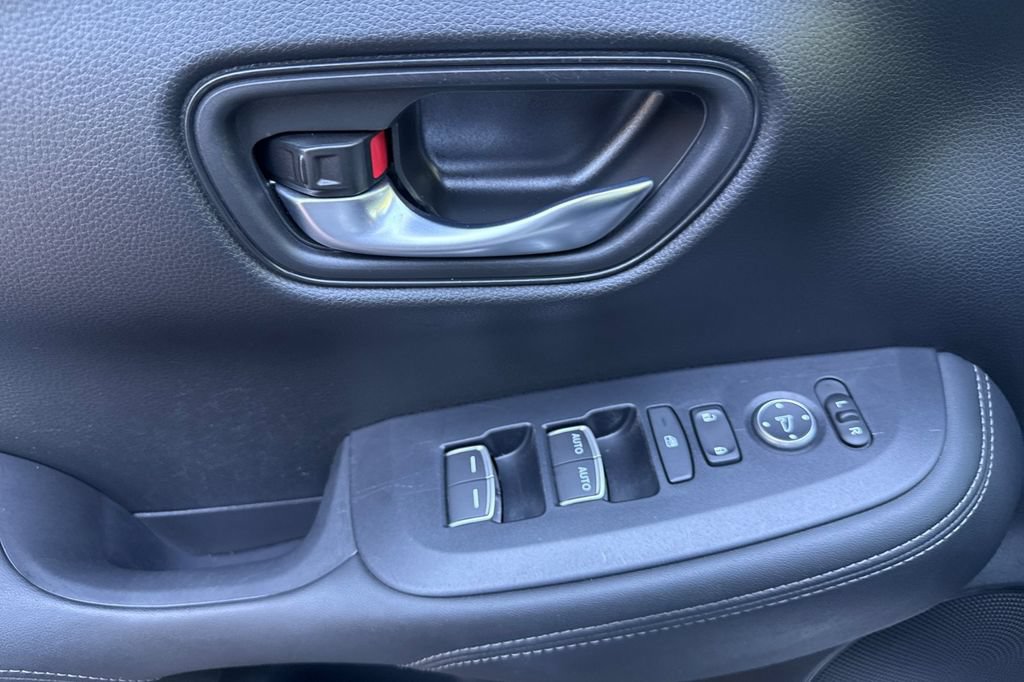 Used 2025 Honda HR-V EX-L image 5