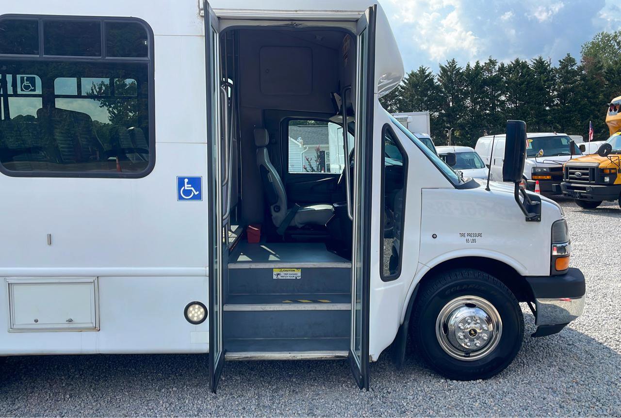 Used 2015 Chevrolet Express 3500 w/ Shuttle Bus Package RWD image 14