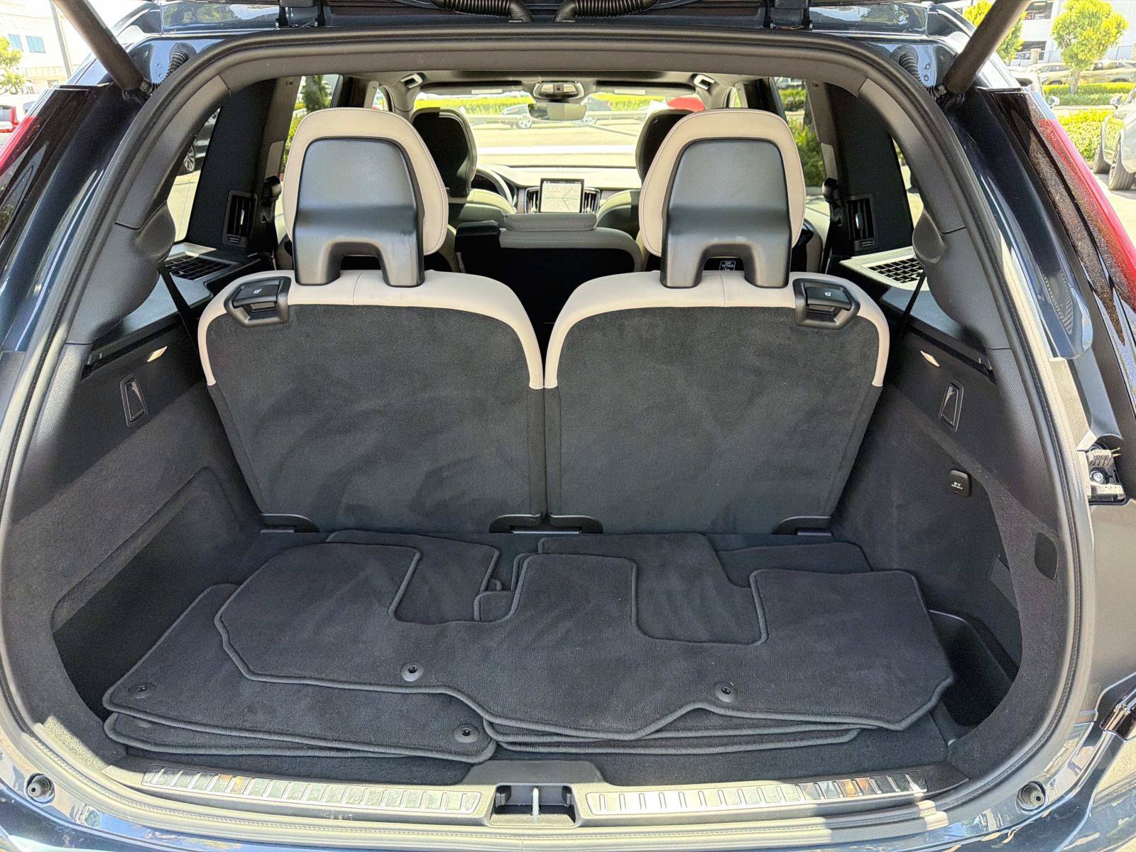 Used 2026 Volvo XC90 B6 Core AWD/4WD image 24