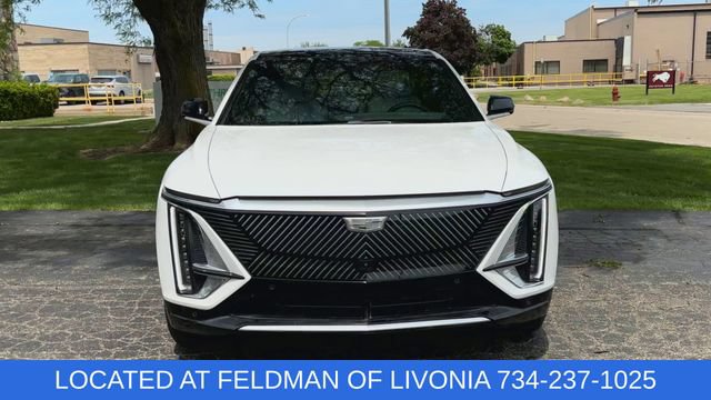Used 2024 Cadillac Lyriq Luxury AWD/4WD image 3