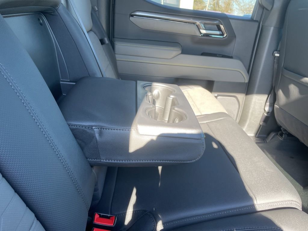 Used 2025 Chevrolet Silverado 1500 ZR2 w/ Technology Package image 34